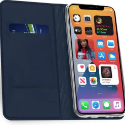 iPhone 13 Pro - Booklet Case mit Magnetverschluss