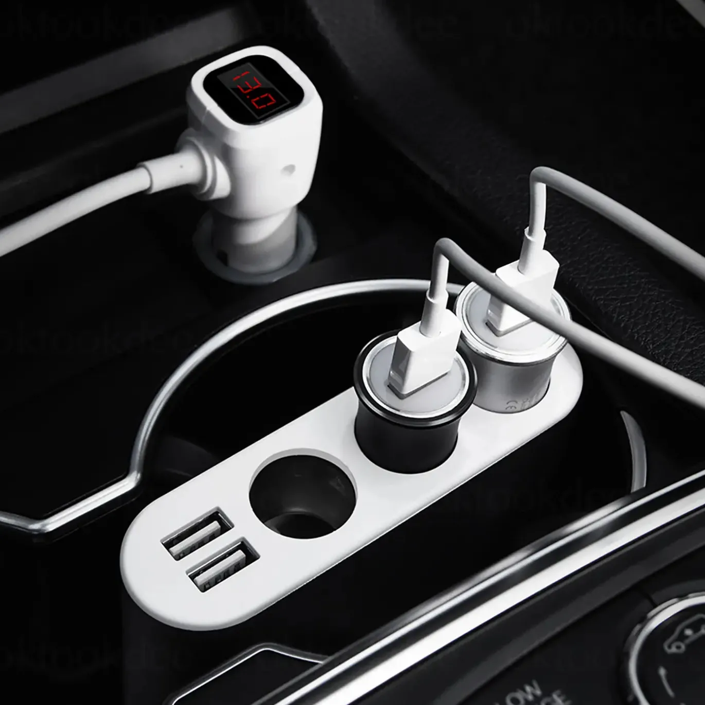 KFZ Stromverteiler mit LCD Z13 3-fach und 2 USB